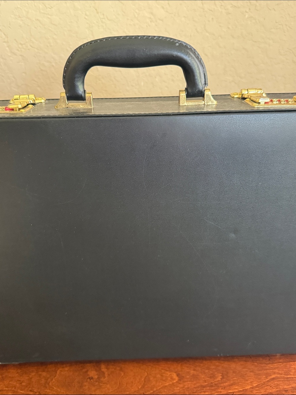 Classic Men's Black Hardcase Briefcase Good Condition Never Used - Picture 3 of 11